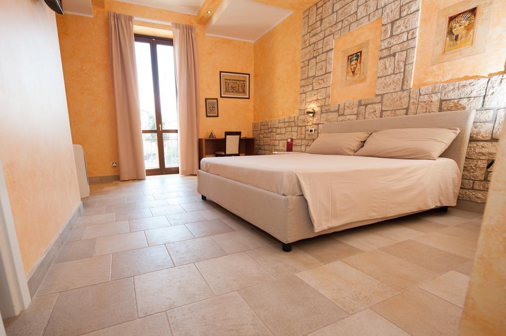 Villa Tivoli Guidonia Szoba fotó